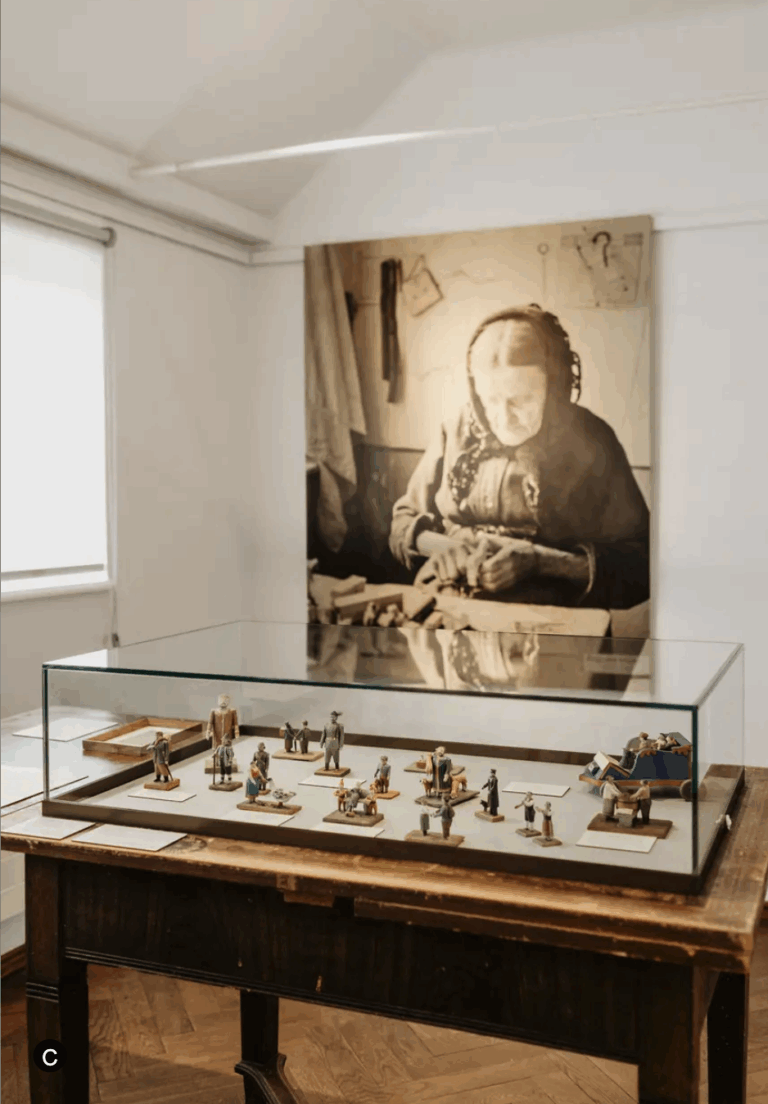 Ausstellung Frauen machen Maennel 1cskd 768x1104